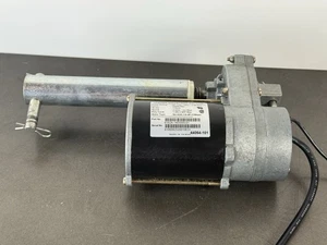JAEGER INDUSTRIAL CO., LTD. Part # 6182A- 1405000-01 Precor Treadmill Lift motor - Picture 1 of 6