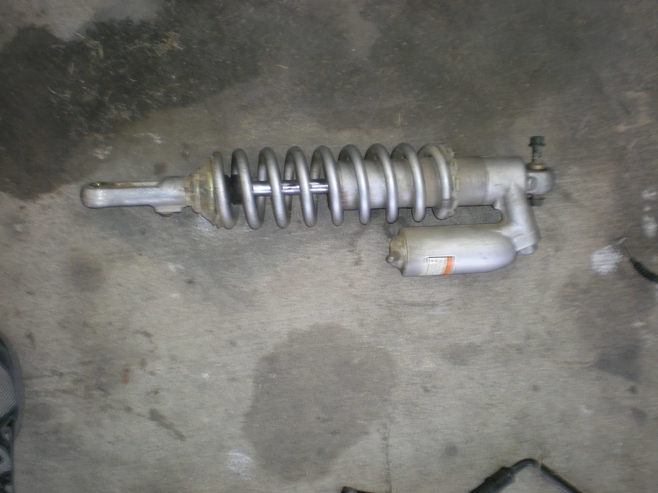 Amortiguador trasero Yamaha YZ 400 F YZ400 YZ400F 1999 Foto 1 de 1