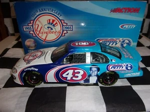 Richard Petty #43 / Yogi Berra #8 Ny Yankees 100th Aniversario Nascar 1:24 - Imagen 1 de 8