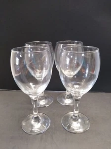 Set Of 4 Clear Glass Stemmed Wine Glasses - Picture 1 of 6