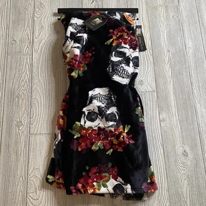 Cynthia Rowley Halloween Roses and Skull Oversized Throw Blanket Black Soft NWT - Picture 1 of 6