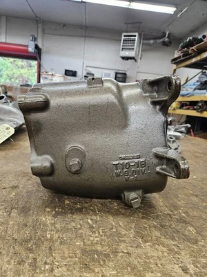 1960 1961 1962 1963 BW Borg Warner T-10 4 Speed Cast Iron Case T10-1B, "V. NICE" - Image 1 of 4
