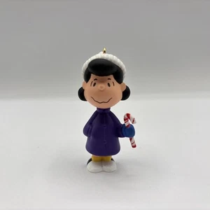 Adorno de recuerdo de sello vintage 1995 Lucy uno de los cuatro adornos hechos a mano - Imagen 1 de 12