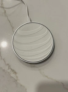 Wireless Charging Pad AT&T 15W Fast Charge Model 06352 - Picture 1 of 6
