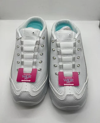 全新带盒 Skechers 宽版亮天空空气冷却滑白色银色网球鞋 — 第 1/4 张图片