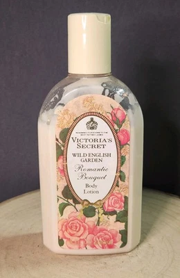 Victoria's Secret Wild English Garden Loción Corporal - Ramo Romántico 8 OZ Foto 1 de 4