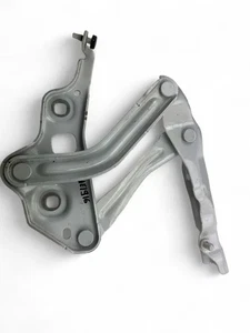 SKODA OCTAVIA IV NX3, NN3 Motorhaubenscharnier vorne rechts 5E3823302 33018889 - Picture 1 of 5