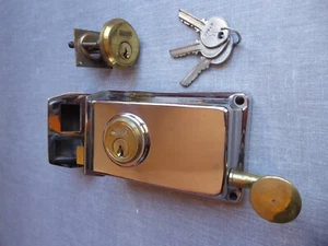 CERRADURA DE SOBREPONER. CILINDRO GRADUABLE. Mod. 1152. MARCA UCEM - Imagen 1 de 6