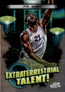 2023-24 Topps Cromo Cósmico - Talento Extraterrestre Joel Embiid #ET-14 - Imagen 1 de 2