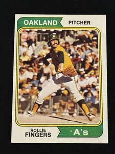 1974 TOPPS #212 ROLLIE FINGERS HOF - Picture 1 of 2