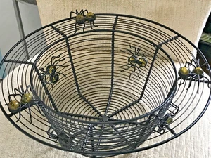 BLACK METAL SPIDER WEB & 3D SPIDERS gold marble bodies BOWL AT HOME AMERICA - Picture 1 of 10