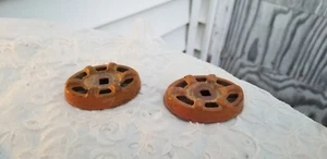 2 Posten Vintage Metallschlauchgriffe Outdoor Wasserhahn Griff Garten Bauernhof rostig orange - Bild 1 von 3