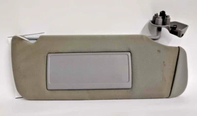 Espejo retrovisor derecho parasol Chevrolet Tahoe 2000-02 con iluminación Foto 1 de 4