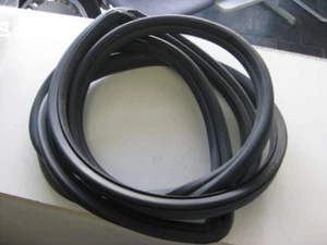 MERCEDES WINDSCREEN REAR RUBBER 114/115 CH 4 DOOR 1156780820 - Picture 1 of 2