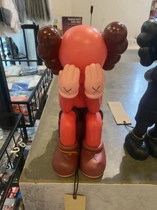 KAWS Passing Through Open Edition Vinyl Figure Blush Red 11” 2007 - Photo 1/24