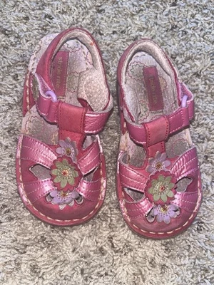 Stride Rite 7W Little Girls Pink Flower Shoes Preowned - Image 1 of 4