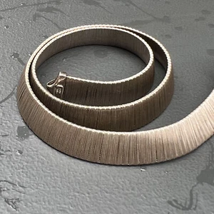 Collana girocollo ampia moderna filo stile omega argento sterling italiano 50 gr - Foto 1 di 10