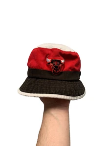 Sombrero de cubo para hombre clásico de madera dura Chicago Bulls logotipo bordado Y2K multicolor - Imagen 1 de 12