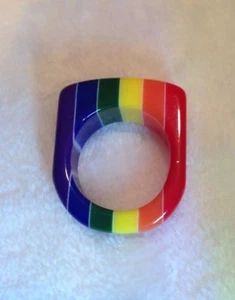 Anello arcobaleno lucite misura 8,5 - Foto 1 di 1