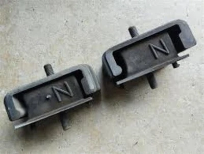 Mazda Genuine OEM 1999-2005 Miata Engine Mount NC10-39-040 x2 - Image 1 of 4