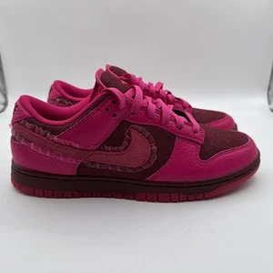 Nike Valentines Day Low Dunk Turnschuhe Damengröße 10 gebraucht, in einwandfreiem Zustand mit Kunststoffkarton - Bild 1 von 11