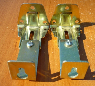 (2) Soporte de soporte de metal oculto para poste de madera Kirsch Cirmosa #5618 acabado en latón Foto 1 de 4