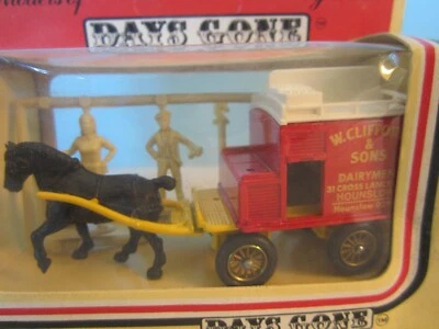 Lledo Days Gone Diecast Model Vehicles DAIRYMEN W.CLIFFORD Horse & CARRIAGE RED  - Изображение 1 из 4