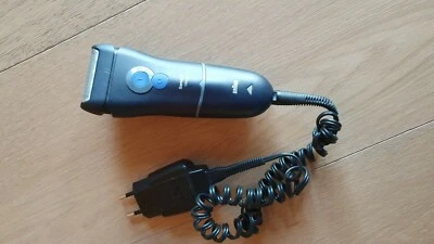 Braun Series 1 - 130s Rasoio Elettrico da Uomo - Blu Scuro - Immagine 1 di 2