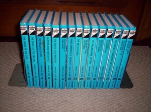 LOT of 15 HARDY BOYS FLASHLIGHT Series HCs by Franklin W. Dixon-MISSING CHUMS - Imagen 1 de 3