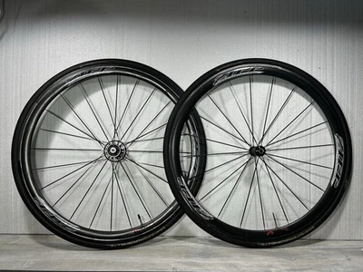 Juego de ruedas de carbono con freno de llanta de bicicleta de carretera Zipp 303 Firecrest con neumáticos. Shimano 11sp Foto 1 de 4