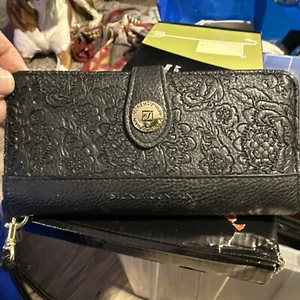 NWT Stone Mountain Paisley Embossed Black Leather Wristlet Wallet - Picture 1 of 9
