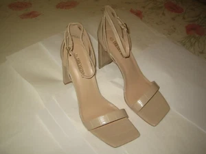 Ladies shoes ‘ DREAMPAIRS ‘ – size 9 – light brown – good condition - Picture 1 of 4