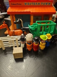 Vintage 1982 FISHER-PRICE Little People Western Town w/Rare Indian & Accessories - Picture 1 of 19