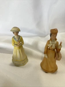 Avon Small Treasures Miniatur Damen 3" groß Sammlerstück Taiwan 2er Set - Bild 1 von 13