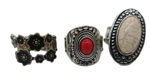Paparazzi Schmuck Stretch Ringe weiß rot schwarz silberfarben floral 3 Stück - Bild 1 von 6