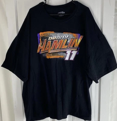 Denny Hamlin 11 (Tamanho 4XL T-Shirt) Joe Gibbs Racing- FedEx NASCAR Toyota Camry - Imagem 1 de 4