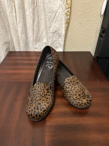 Dansko Olivia Cuña Cómoda Guepardo Leopardo Zapatos Mocasín Pelo de becerro EU 38 US 8 - Imagen 1 de 9