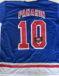 Camiseta deportiva de hockey firmada por Artemi Panarin de los New York Rangers con cuello con cordones certificado de autenticidad PAAS - Imagen 1 de 5
