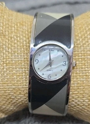 Womens Bangle Silvertone Geometric Blk,Gry, Wht Enamel  Quartz Watch New Battery - Image 1 of 4