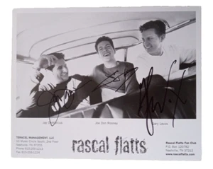 Rascal Flatts, Firmado a Mano, Autografiado, 8x10, Foto Promoción, Pop, Country, Sin Certificado de Autenticidad - Imagen 1 de 5