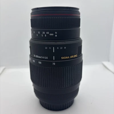 Sigma APO DG 70-300mm f/4-5.6 Telephoto Zoom Lens MACRO – Canon W/Case - Image 1 of 4