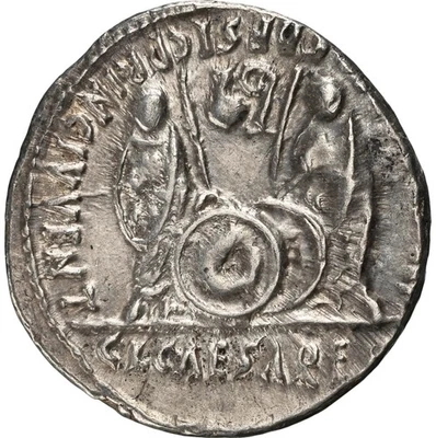 Augustus NGC Choice XF CAYO Y LUCIO CÉSARES con escudos moneda romana antigua D424 Foto 1 de 4