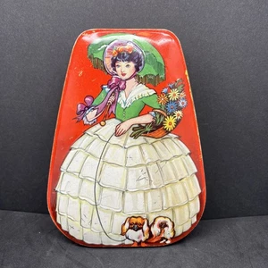 De colección.  Delicado contenedor de caramelos de caramelo de lata litográfica Dinah Horner, Durham, pequinés - Imagen 1 de 14