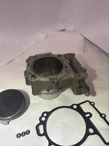 1997-2001 Suzuki TL1000 S Top End Front Cylinder Jug 11211-02F02-0F0 98 99 00 - Picture 1 of 18