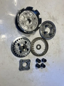  04-13 Honda CRF80F CRF80 CRF Cesta de embrague Buje Placa de presión Conjunto  - Imagen 1 de 11