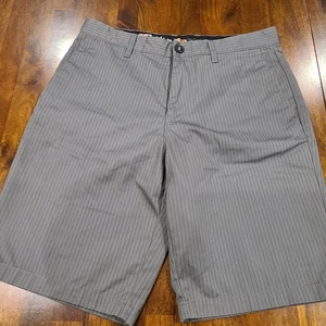 Volcom Shorts Frickin Chino Gray Pinstripe Men’s Size 33 Skateboarding Casual - Picture 1 of 10