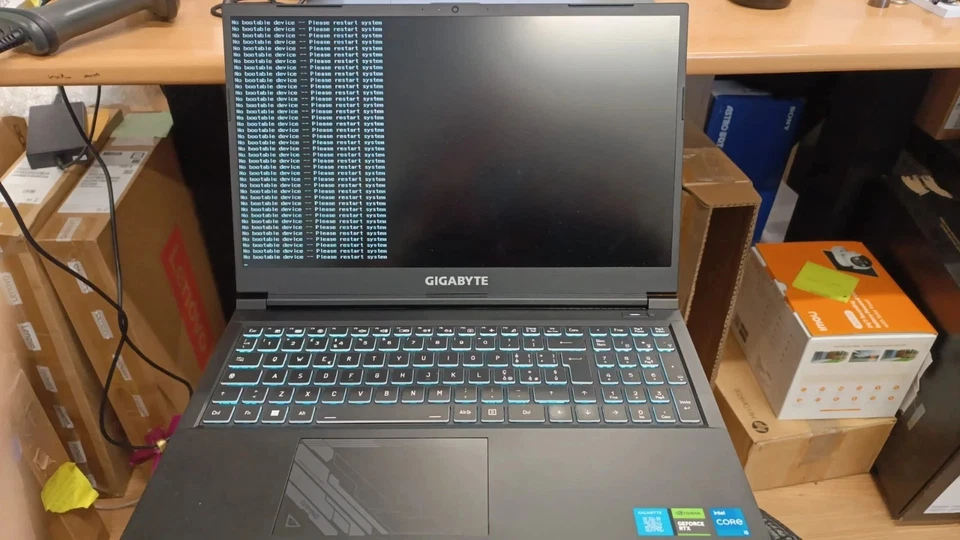 GIGABYTE AERO X16 Laptop Gaming 16" WQXGA NO SISTEMA OPERATIVO - Immagine 1 di 2