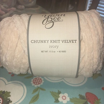 Yarn Bee Chunky Knit Velvet Yarn Ivory, I Combine Shipping, 17.5 Oz, 40 Yards