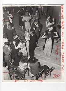 Couples Dancing - c1950s Press Photo ( Used 1973 ) - Picture 1 of 2