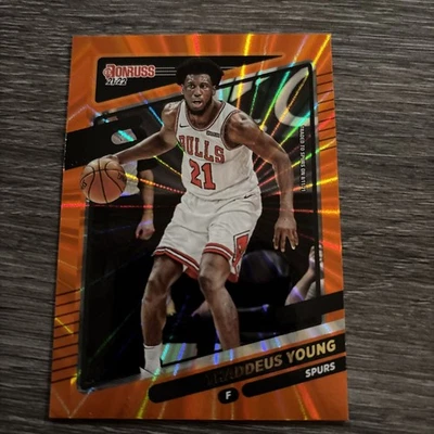 2021-22 Panini Donruss - Thaddeus Young #90 Holo láser naranja Foto 1 de 2
